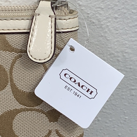 Coach Signature Stripe Tablet Ipad Sleeve Khaki White Canvas Jacquard F61716 - Picture 2 of 10